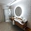 Hotel Royal William, an Ascend Collection Hotel