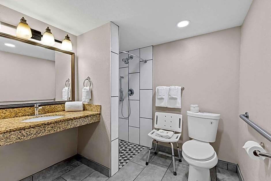 Days Inn & Suites by Wyndham Mesa Near Phoenix