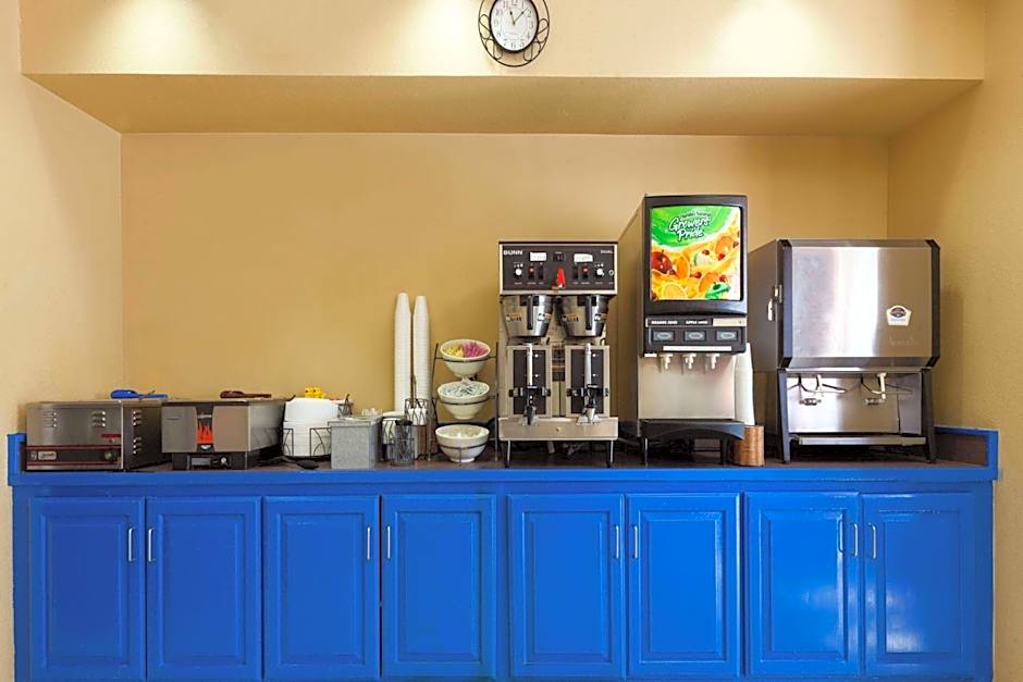 Extend-a-Suites - Extended Stay, I-40 Amarillo West