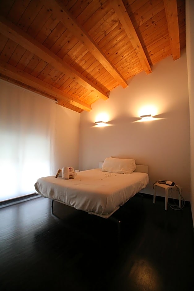 15.92 Hotel