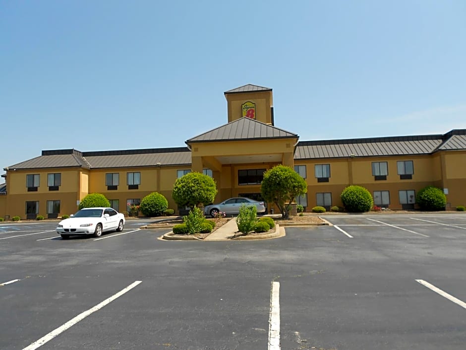 Super 8 by Wyndham Piedmont Greenville Area