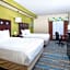 La Quinta Inn & Suites by Wyndham Dallas Grand Prairie South