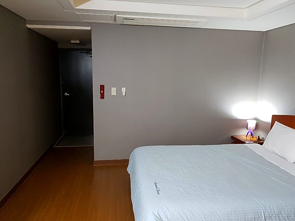 Seongsanpo Sky Hotel