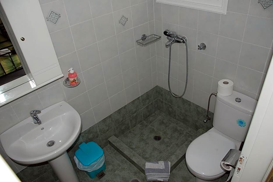 Koulas Pension - Red Lake