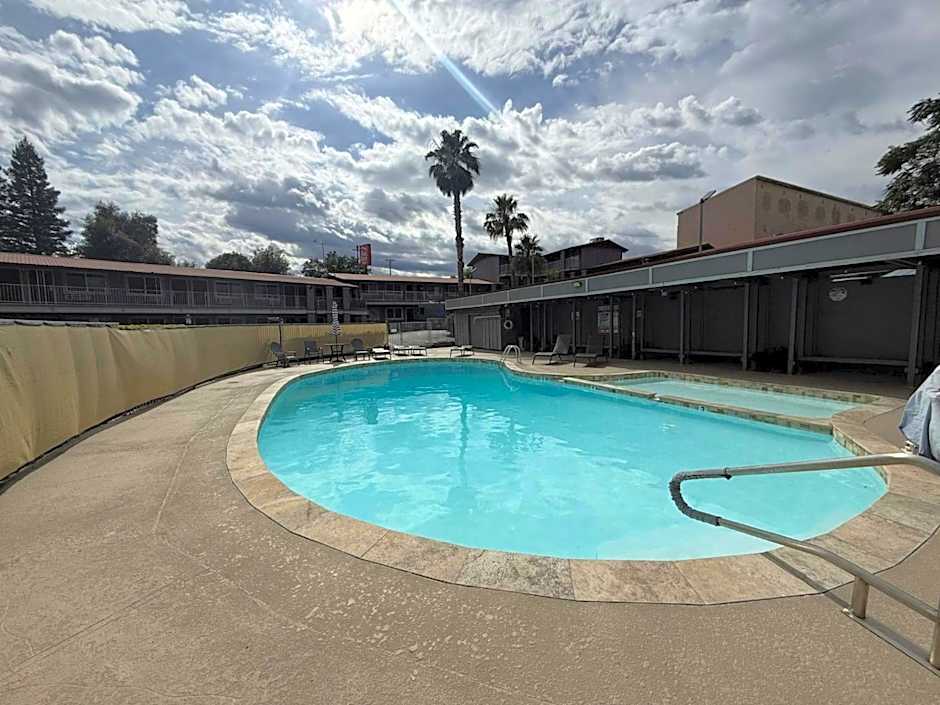 Red Roof Inn Redding