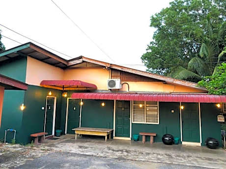 Rumah Tepi Istana