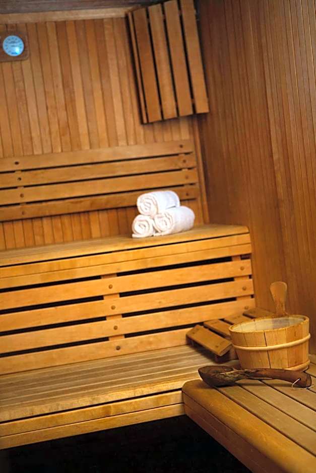 Renaissance by Marriott Paris Vendome Hotel