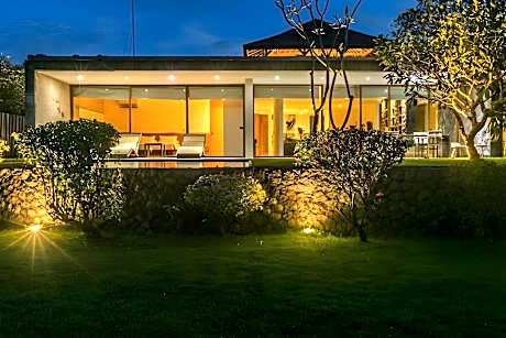 Jimbaran Balangan Beach Front Villa Nakar