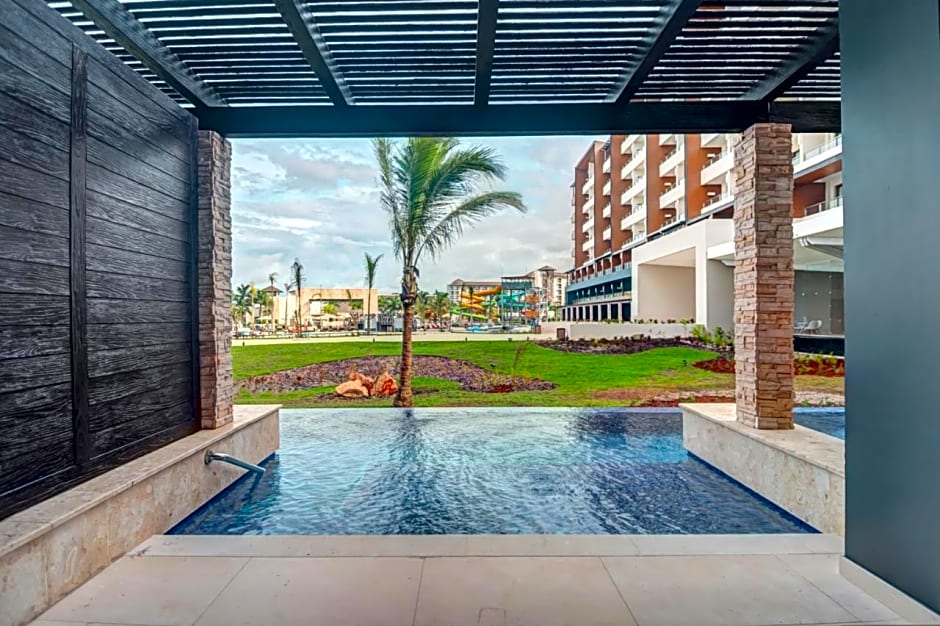 Royalton Blue Waters Autograph All-Inclusive Resor