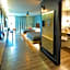 Moxy by Marriott Phoenix Tempe/ASU Area