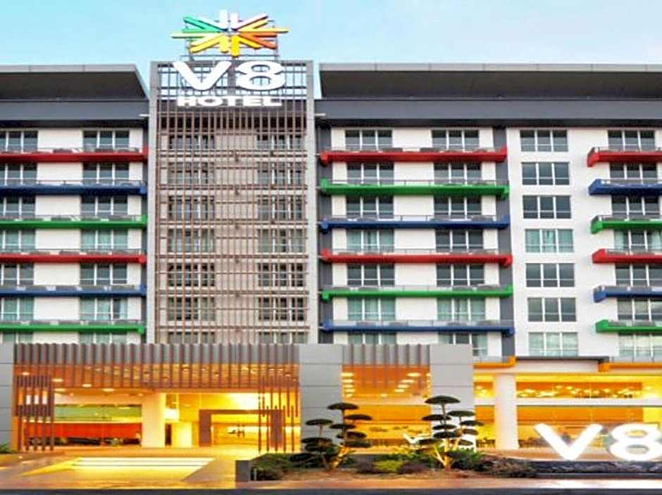 V8 Hotel