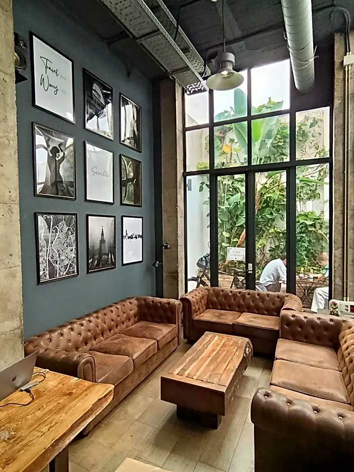 Black Swan Hostel Sevilla