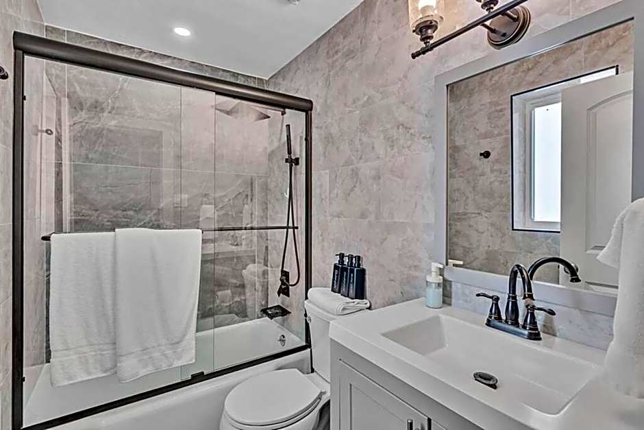 Panoramic beachfront Suite