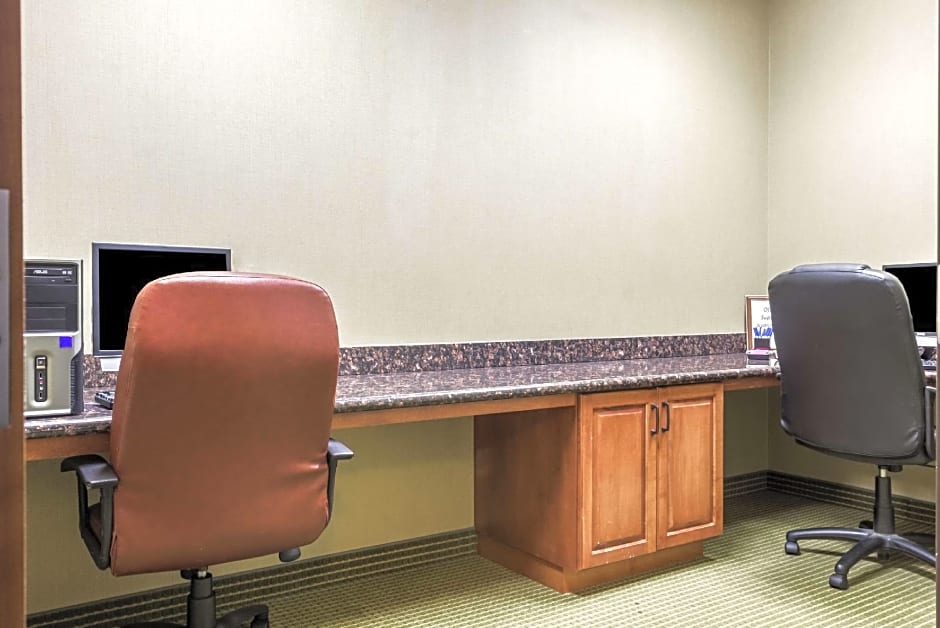 Comfort Inn & Suites Mitchell I-90