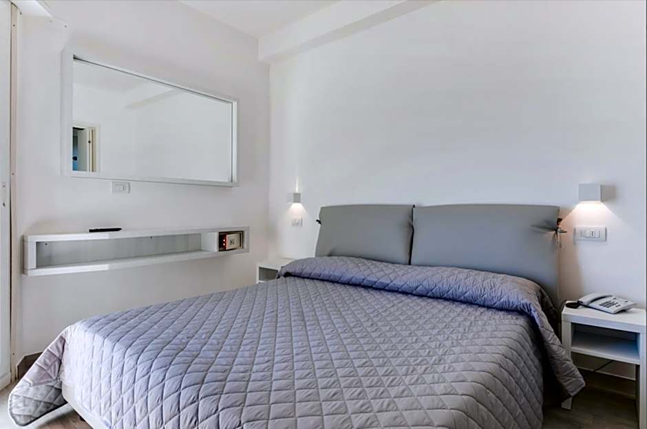 MARITTIMO Riccione - Hotel Clipper FRONTE MARE