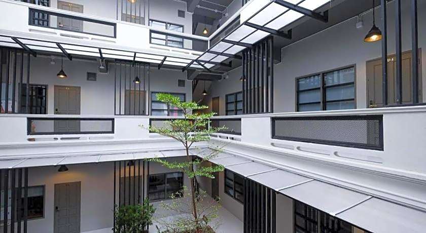 Sailomyen Cafe & Hostel