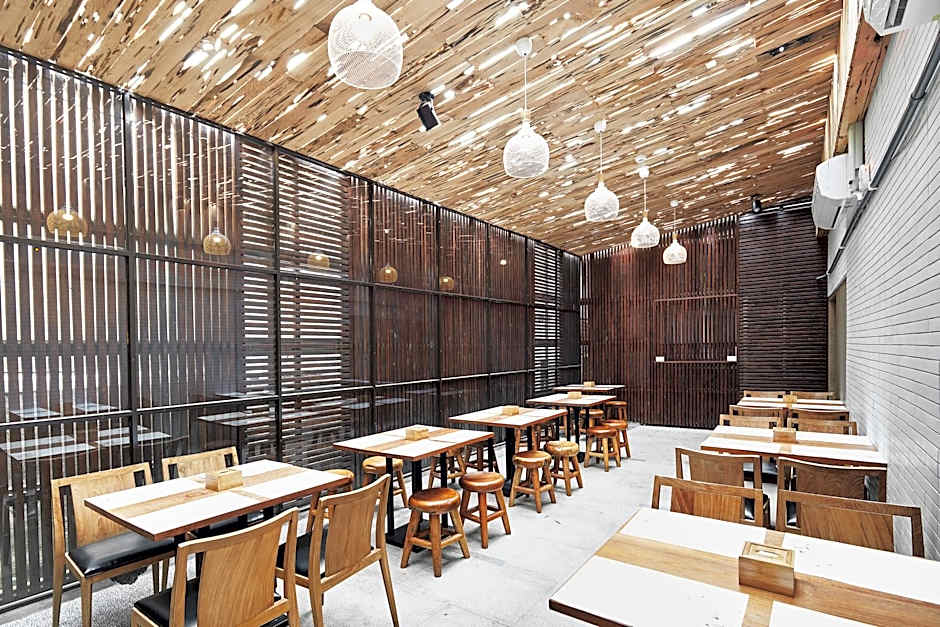 Lan Kwai Fong Garden Hotel 