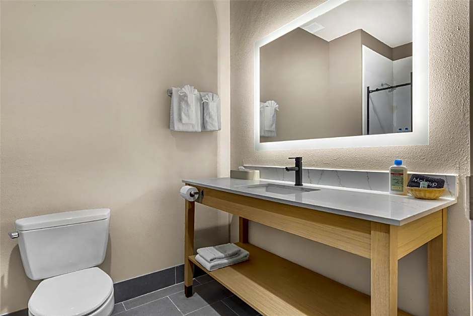 Best Western Red River Inn & Suites