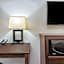 La Quinta Inn & Suites by Wyndham Orange