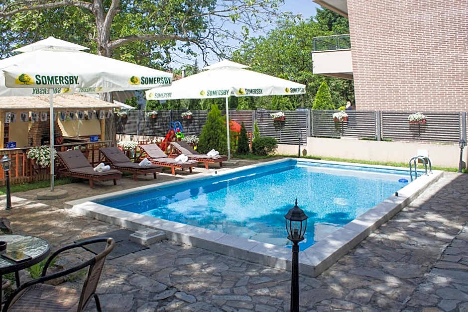 Villa Mystique