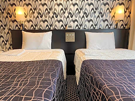 Budget Twin Room with Ocean View - Non-Smoking