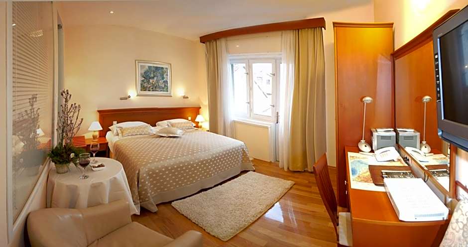 Royal Suites