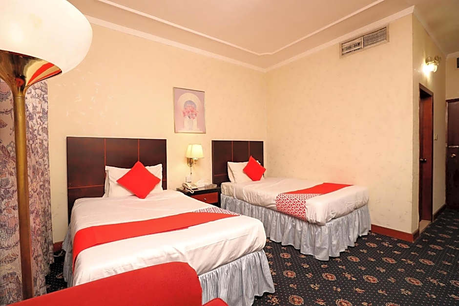 OYO 112 Semiramis Hotel