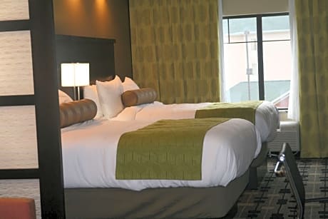 2 Queen Beds