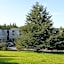 Eight Acres Hotel