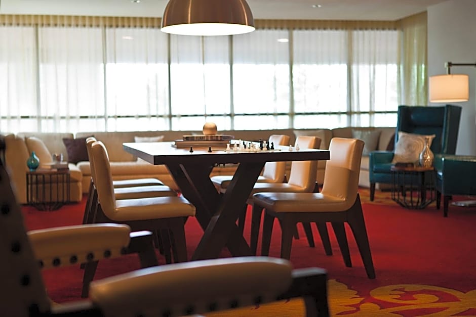 Renaissance by Marriott Newark Airport Hotel