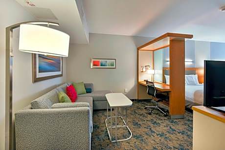 Queen Suite with Two Queen Beds, Bathtub and Sofa Bed - Mobility Access