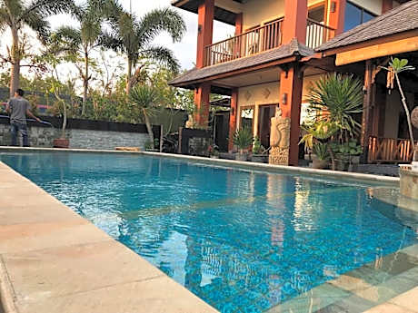 Villa Kenanga in Meninting by the beach