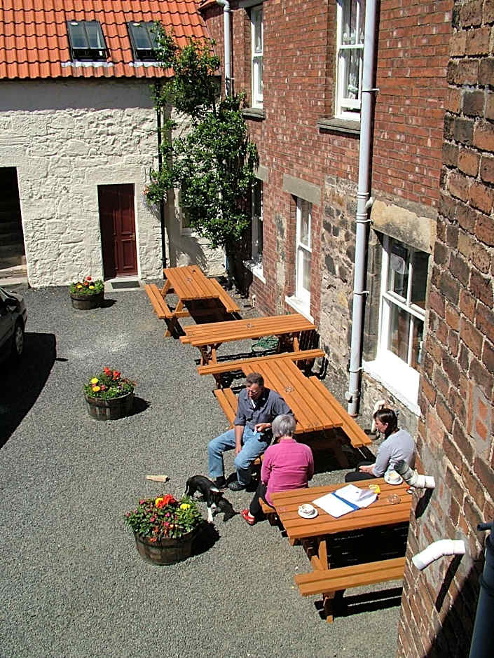 Aberdour Hotel, Stables Rooms & Beer Garden