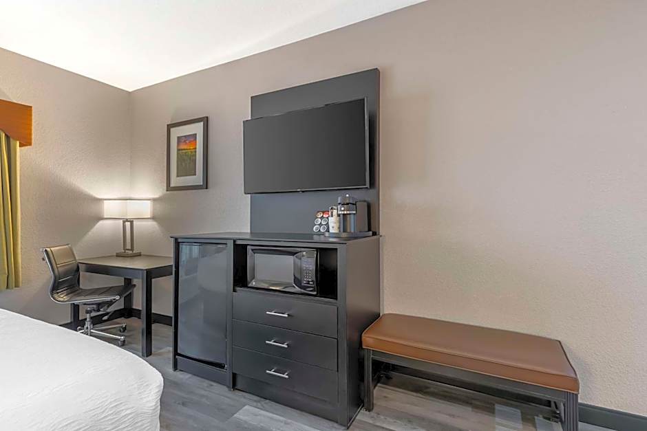 Best Western Plus Des Moines West Inn And Suites