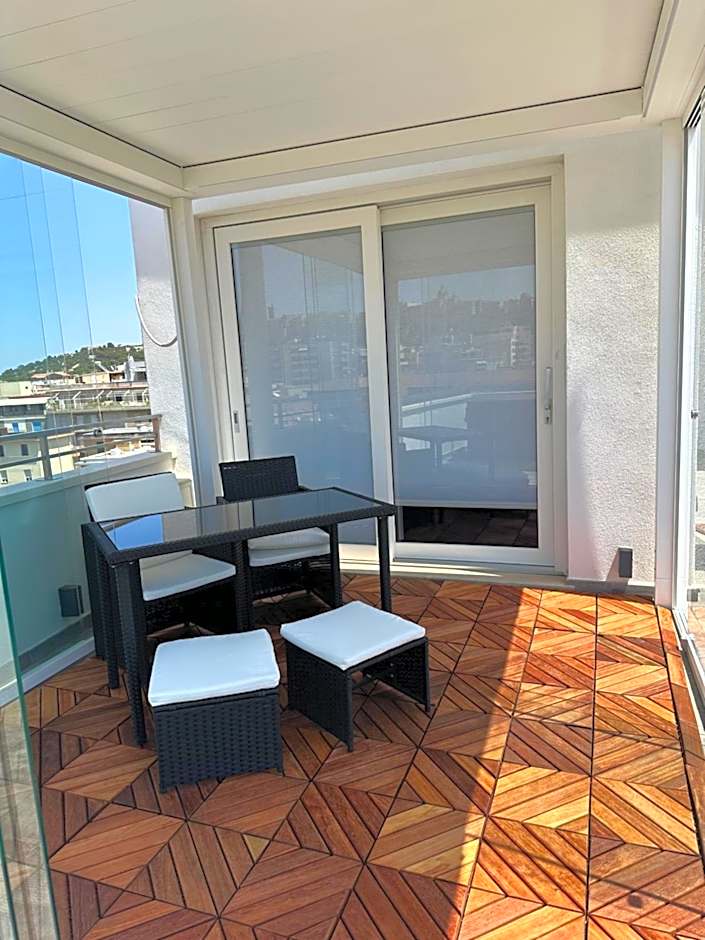 18 Dante Luxury Suites