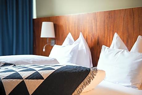 King Room with Garden View