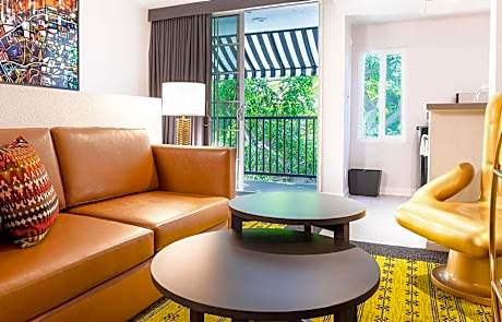 ADA Signature Suite with 2 Queens