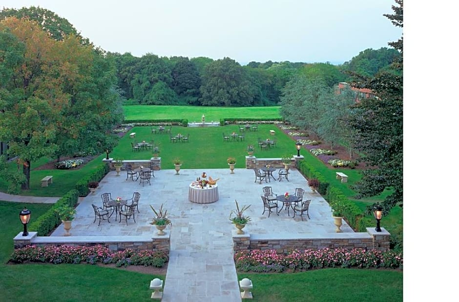 Glen Cove Mansion Hotel & Conference Center