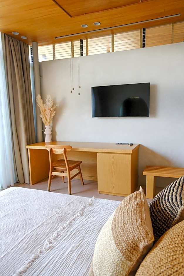 Birdcage 33 Hotel - Adult Only