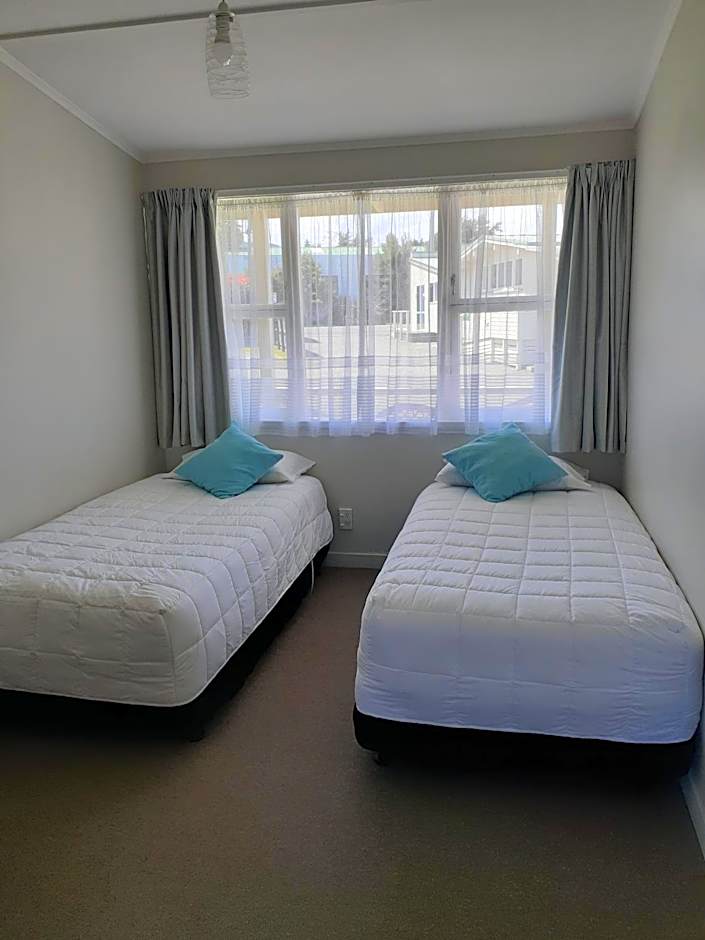 Featherston Motels And Camping