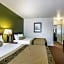 Econo Lodge  Inn & Suites