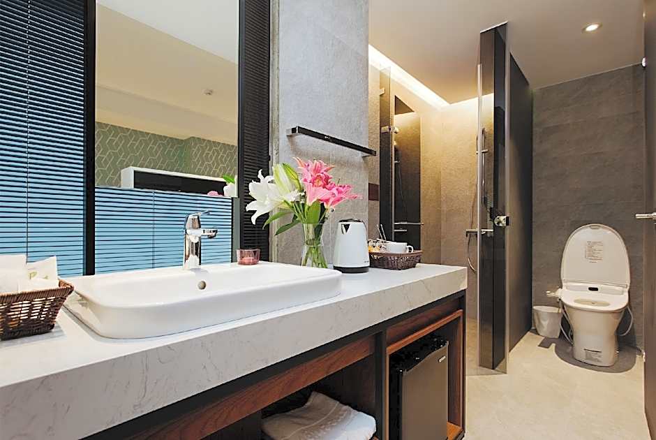 CHECK inn Taichung Zhongshan