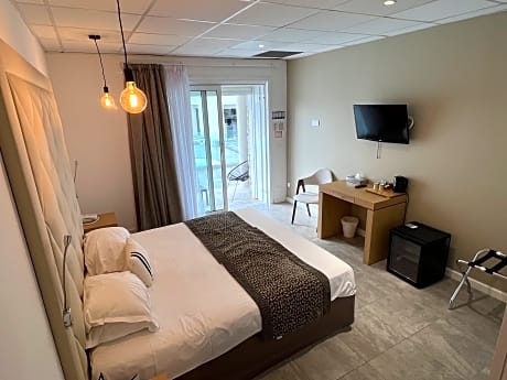 Room Xs -10m², Lit Double Vue Arrière Cour(1 Double Bed)