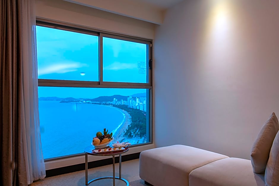 Photo 1 of 8 of 3 Bedroom Suite, Ocean View