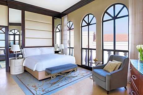 Superior Suite, 1 King Bed with Sofa bed (1 King Bed and 1 Double Sofa Bed)