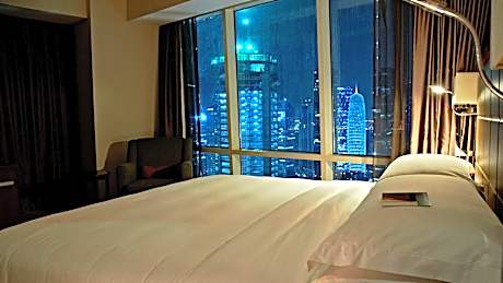 Premium King Room - Club Lounge Access