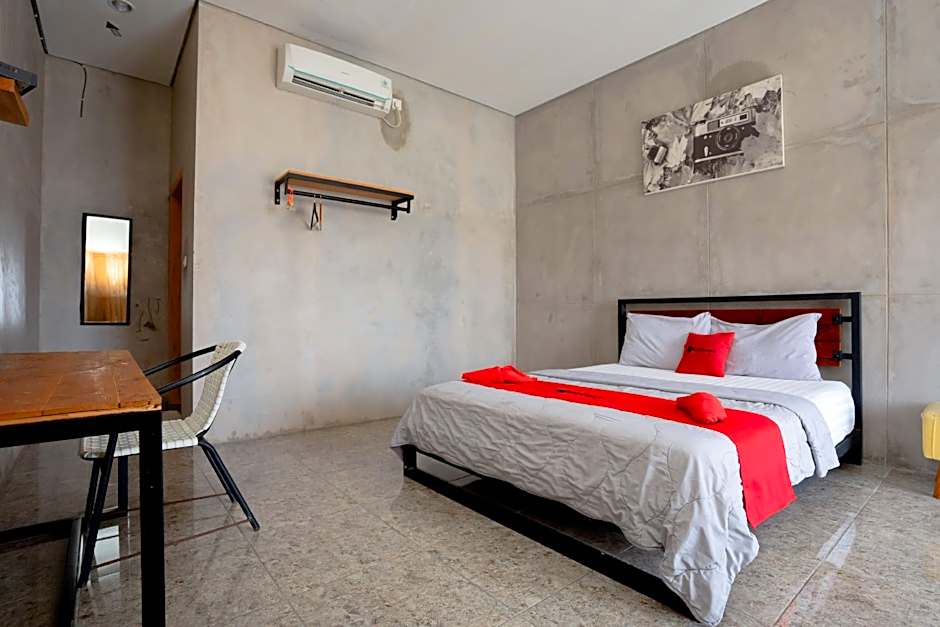 RedDoorz Syariah near Lombok Epicentrum Mall