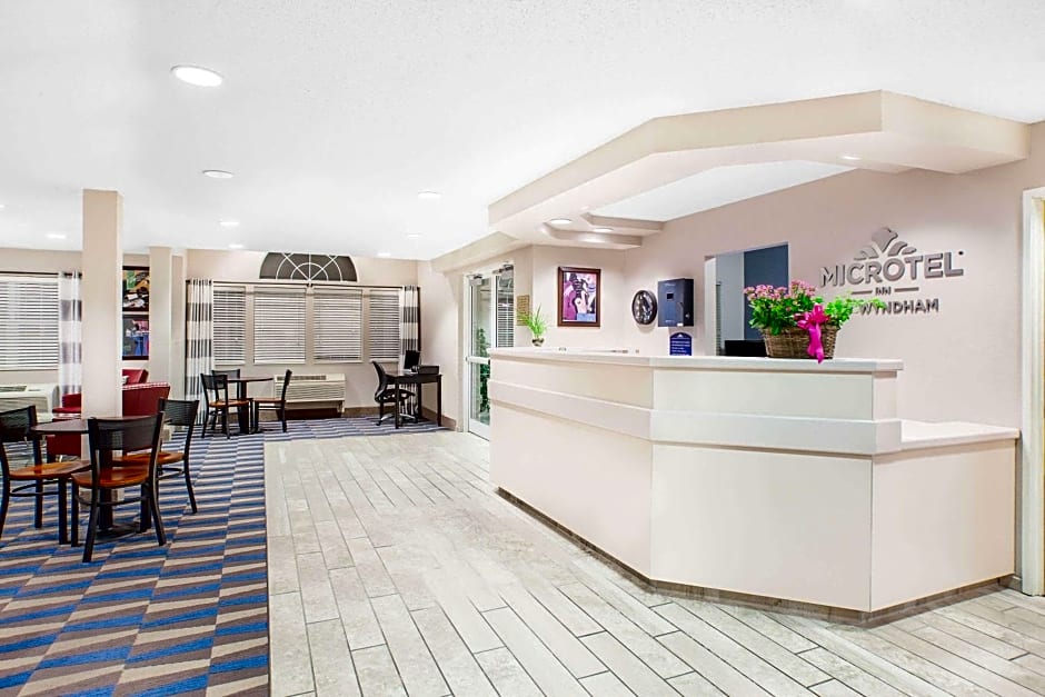 Microtel Inn & Suites By Wyndham Clear Lake