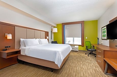 Standard King Room with Mobility Accessible Tub