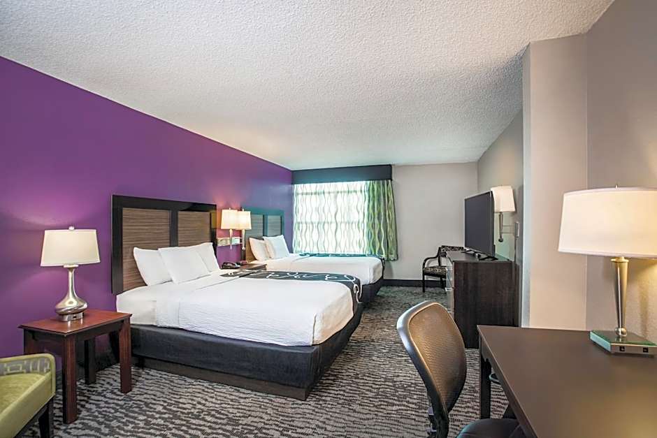 La Quinta Inn & Suites by Wyndham Clearwater South